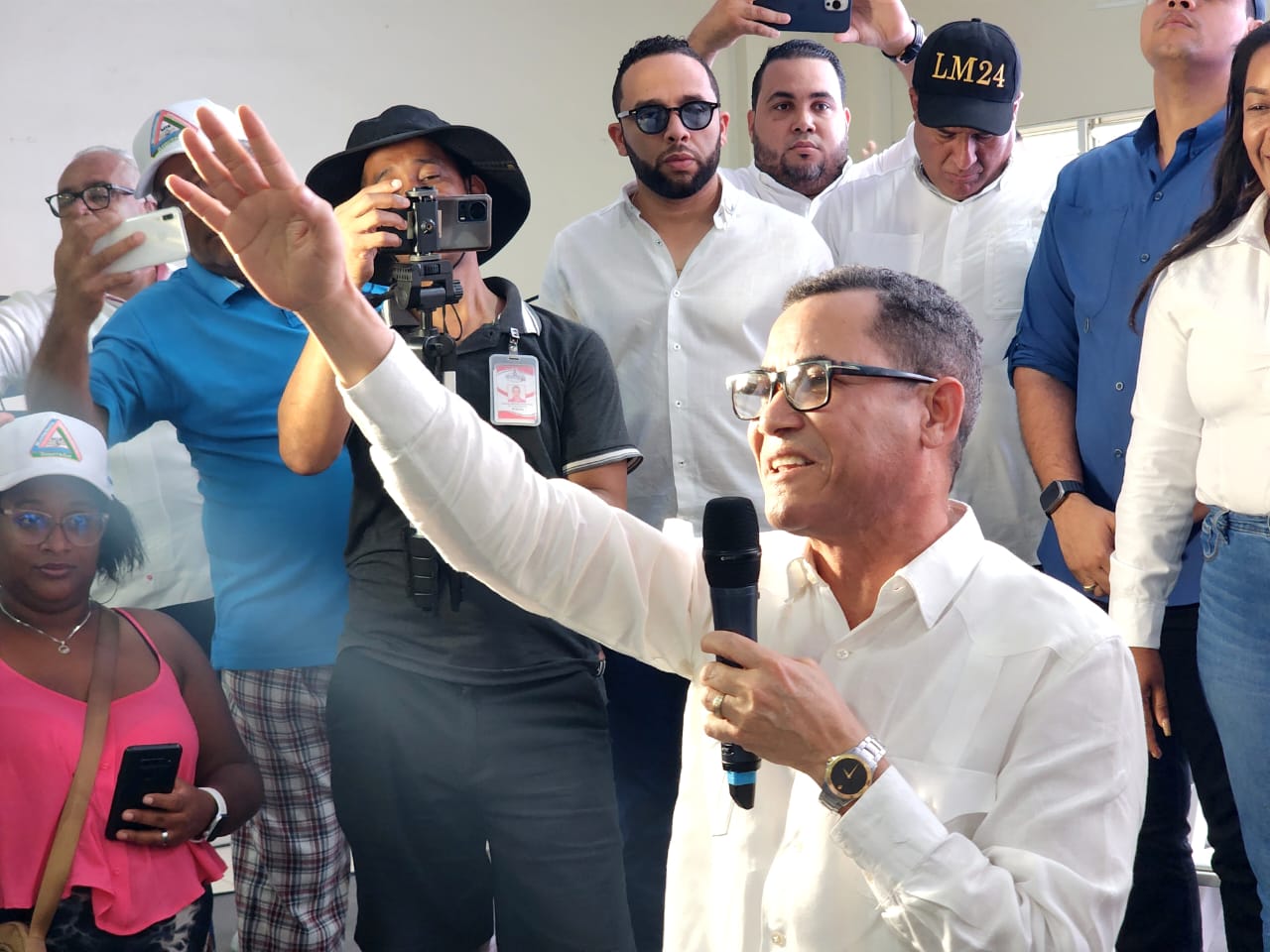 Movimiento De Apoyo A Reelecci N Juramenta En Nagua Decenas De Ex